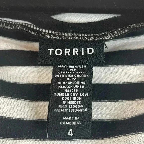Torrid Black White Striped Tank Top Size 4 4X 26 - Picture 2 of 6